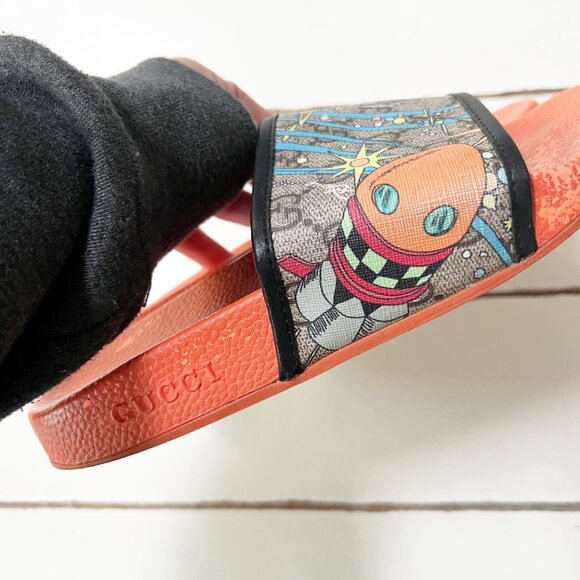 Limited edition Gucci Pursuit Huey Dewey Louie slides - Picture 3 of 5